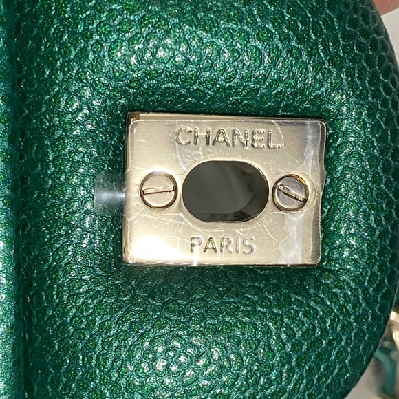 Chanel | 18s Iridescent Emerald Green Jumbo DF - Picture 7 of 9